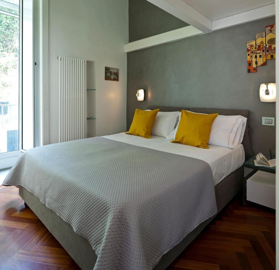 Elegant Apartment At Chiaia By Wonderful Italy เนเปิลส์ ภายนอก รูปภาพ
