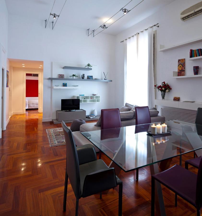 Elegant Apartment At Chiaia By Wonderful Italy เนเปิลส์ ภายนอก รูปภาพ