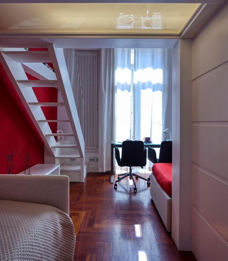 Elegant Apartment At Chiaia By Wonderful Italy เนเปิลส์ ภายนอก รูปภาพ